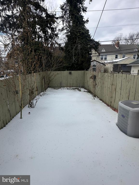 Building Photo - 613 Geddes St