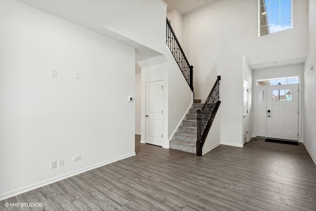 Building Photo - 1543 Kraft Ave