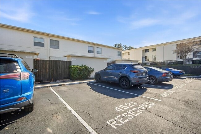 Building Photo - 4521 W La Villa Ln