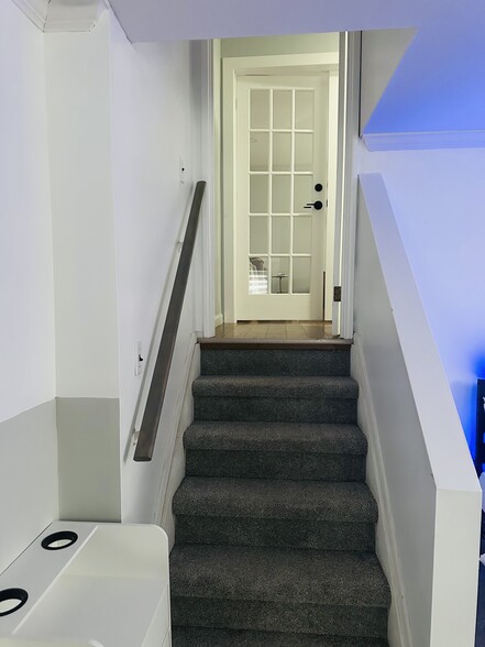 Building Photo - 15742 Woodmont St