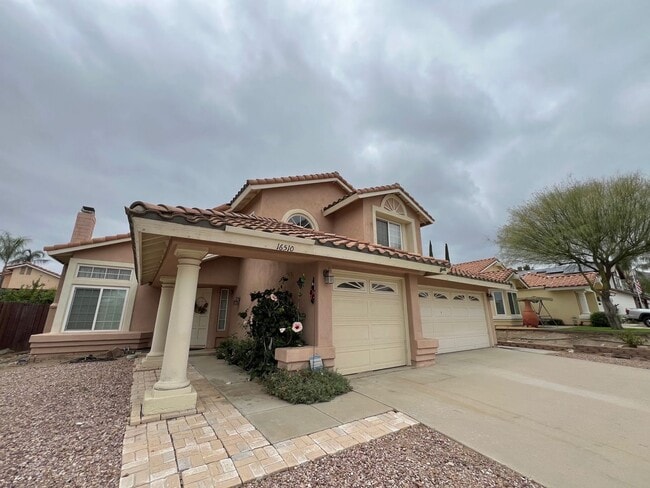Building Photo - **Beautiful Lake Elsinore 3 Bdrm 2.5 Baths...
