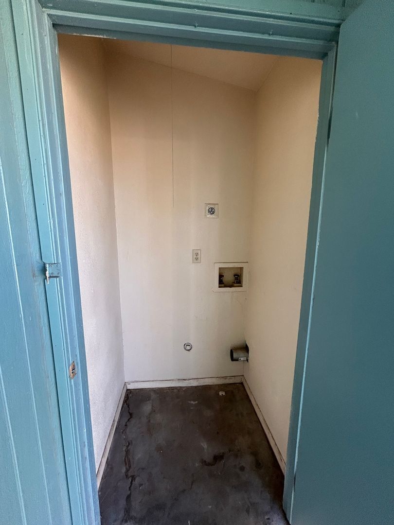 Building Photo - 1417-1417 N El Rio Dr