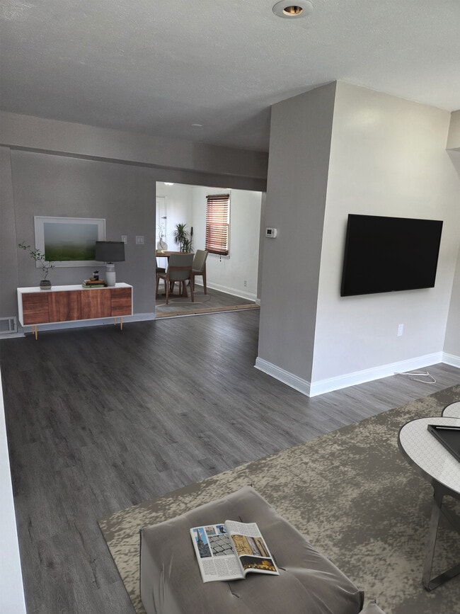 Building Photo - 1010 58th Ave