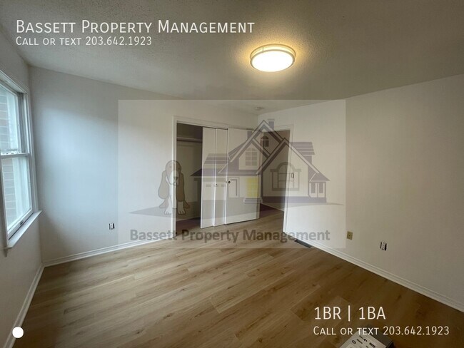 Building Photo - 30 Stoneycrest Dr