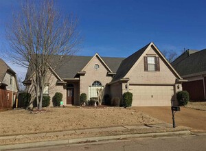 Building Photo - 10144 Lynham Dr