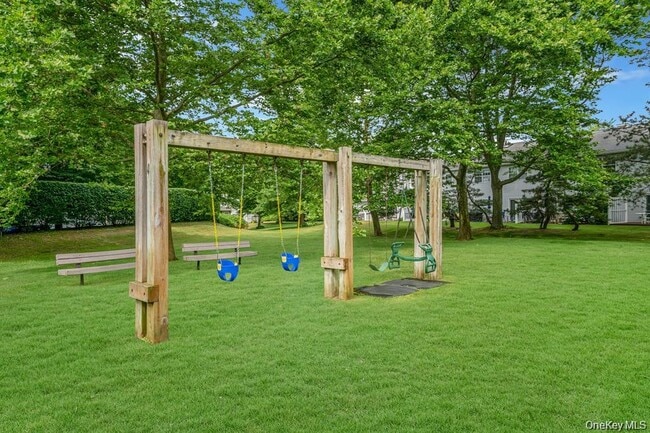 Building Photo - 1404 Sara Cir