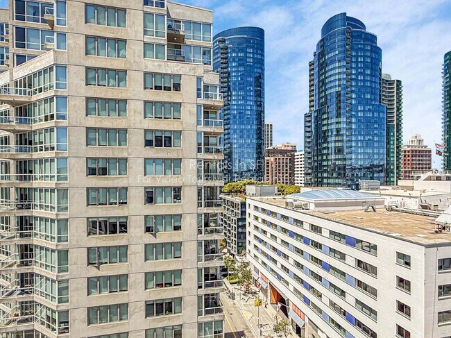 Building Photo - 400 Beale