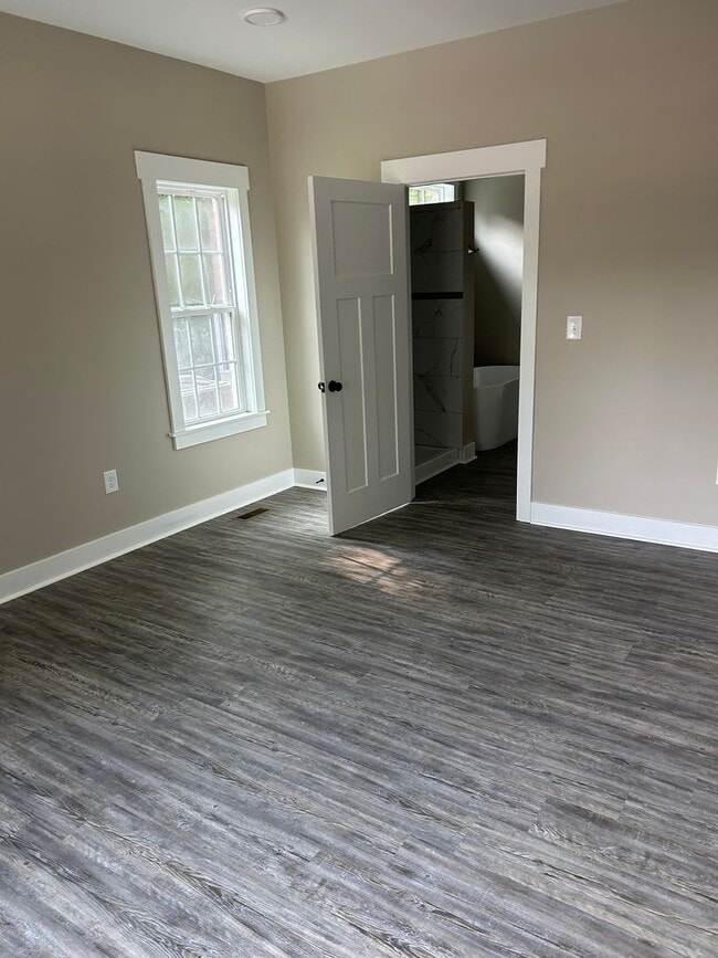 Building Photo - For Rent: Like New 3-Bedroom 2.5 Bath Home for Rent