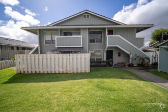 Building Photo - 2BR/1BA Townhouse (Upstairs unit) in Hikin...