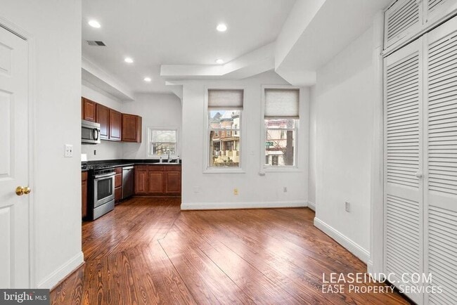 Building Photo - 203 R St NW