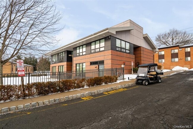 Building Photo - 9 Charles Ln