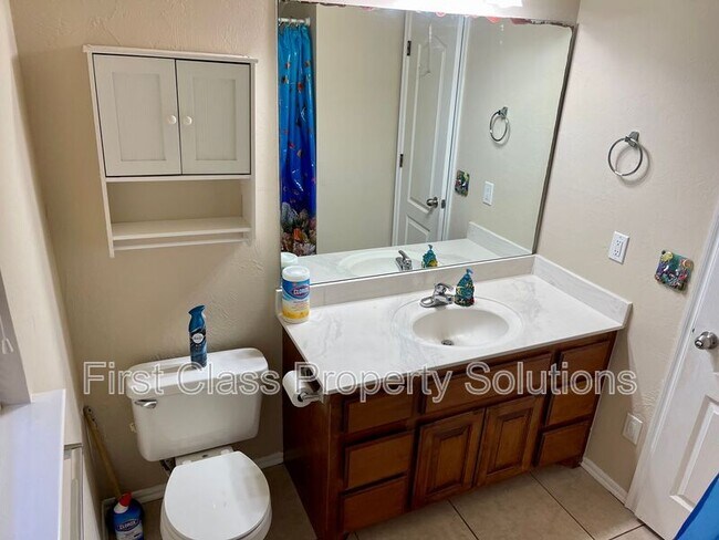Building Photo - 917 Renita Way