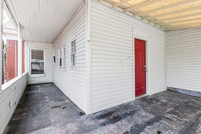 Building Photo - 1021 Lehman St