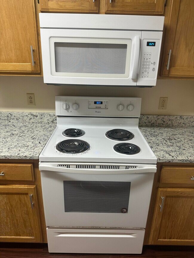 Building Photo - 2005 River Ridge Rd