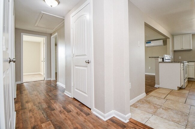 Building Photo - 2928 Wayne St