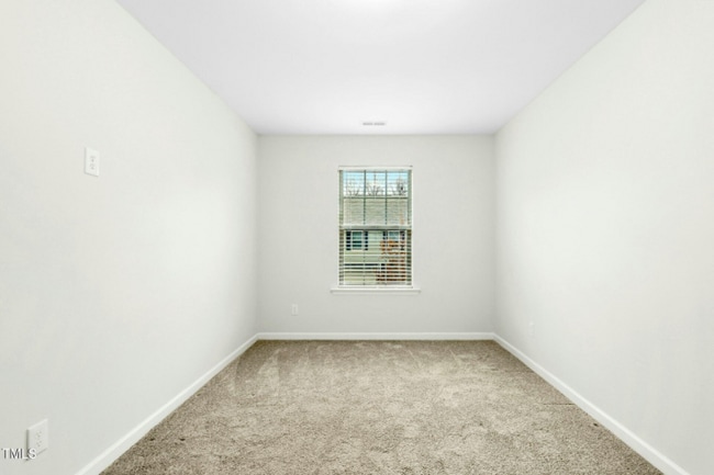 Building Photo - 94 E Grove Point Dr