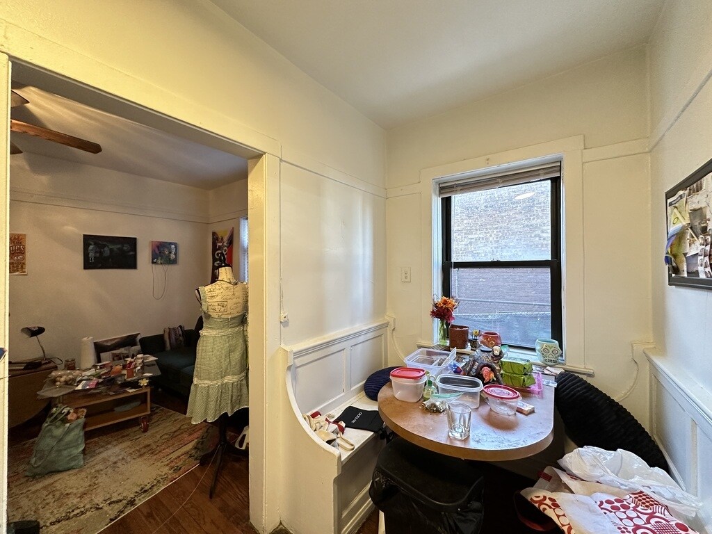 Building Photo - 3034 N Halsted St