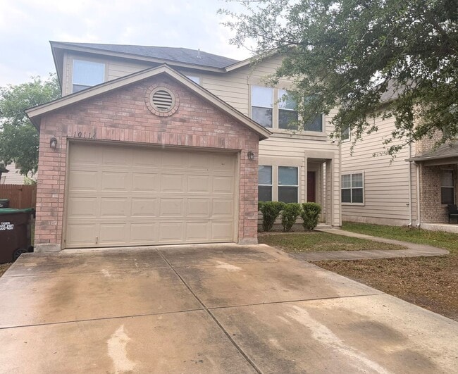 Building Photo - Lovely 3 Bedroom 2.5 Bath with easy access to shopping, schools, I-1604, I-410, Hwy 151, SeaWorld...