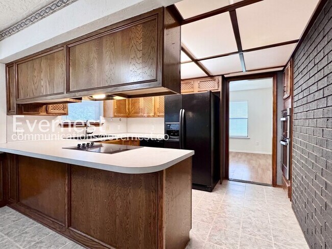 Building Photo - Spacious 4 Bed, 2 Bath Home with Fenced Yard and Two-Car Garage | Pet friendly | Available Now!