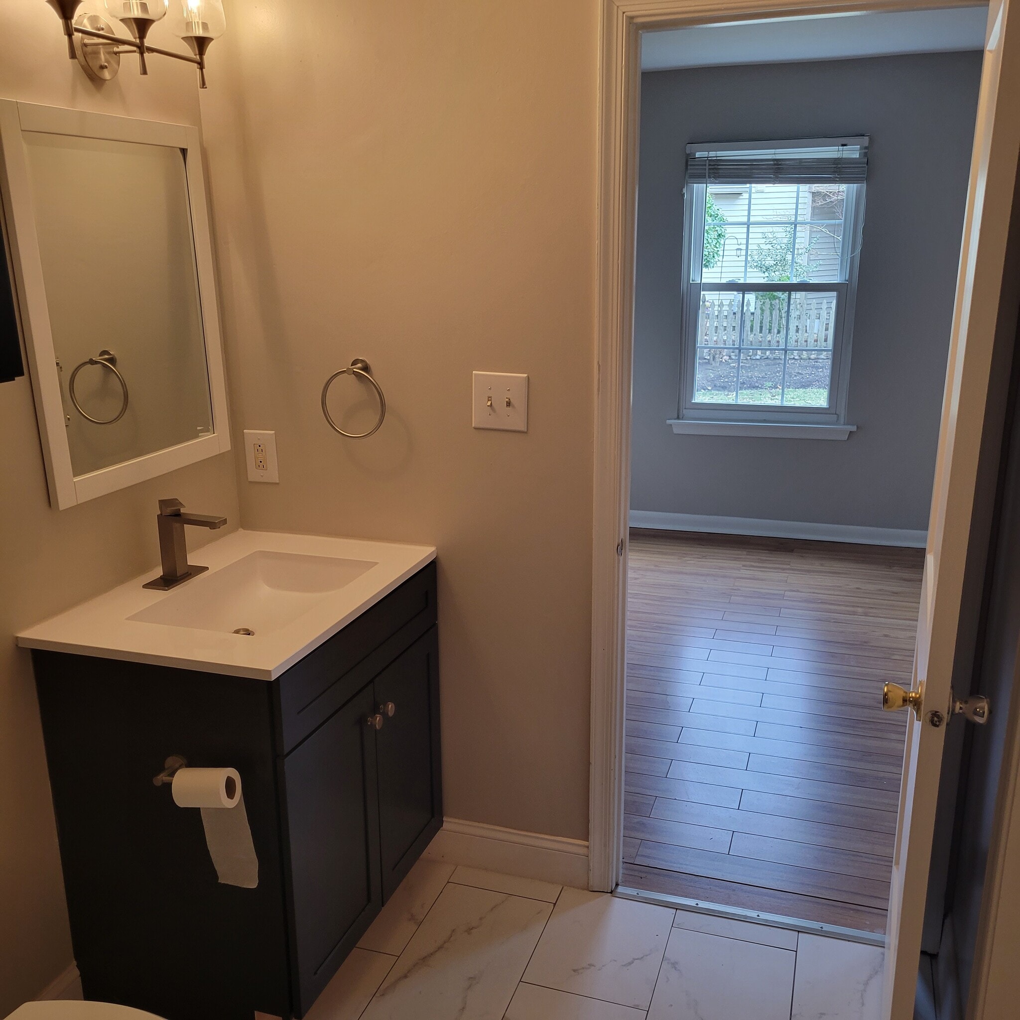 Building Photo - 84 Woodlake Dr