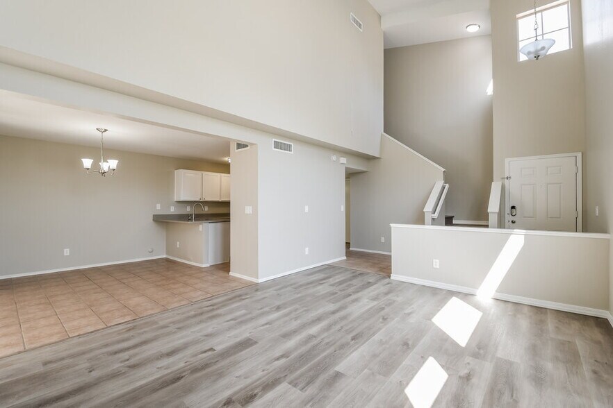 Building Photo - 2345 E Gelding Dr