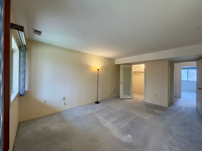 Building Photo - Spacious 2-Bedroom Condo in Owings Mills