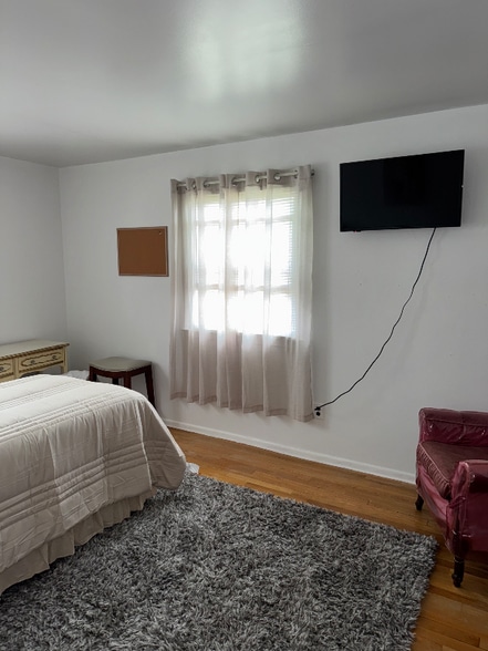 Building Photo - 109 Dauntly St