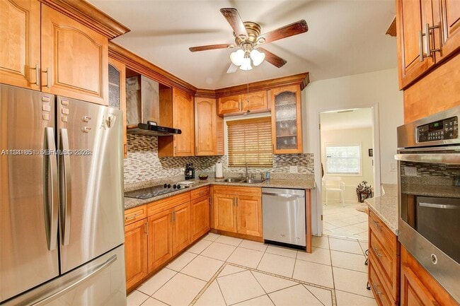 Building Photo - 7601 SW 59th Ct