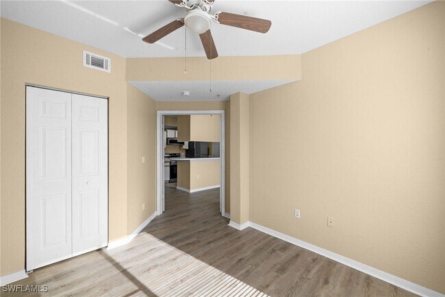 Building Photo - 6360 Aragon Way