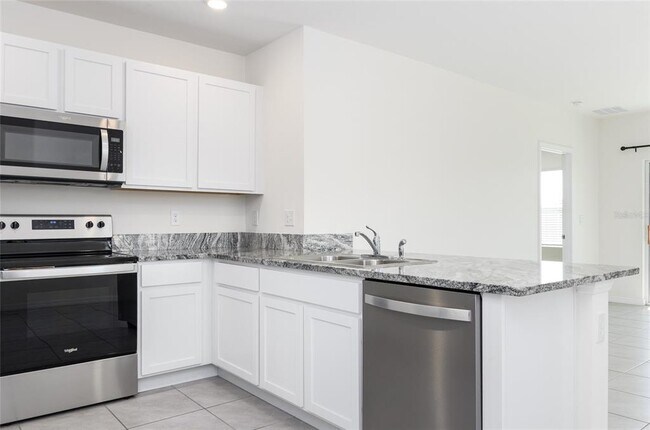 Building Photo - 34154 Jasper Stone Dr