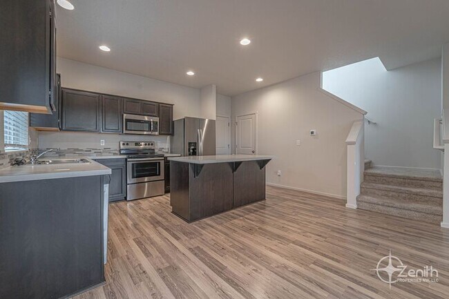 Building Photo - 2018 S Taverner Dr