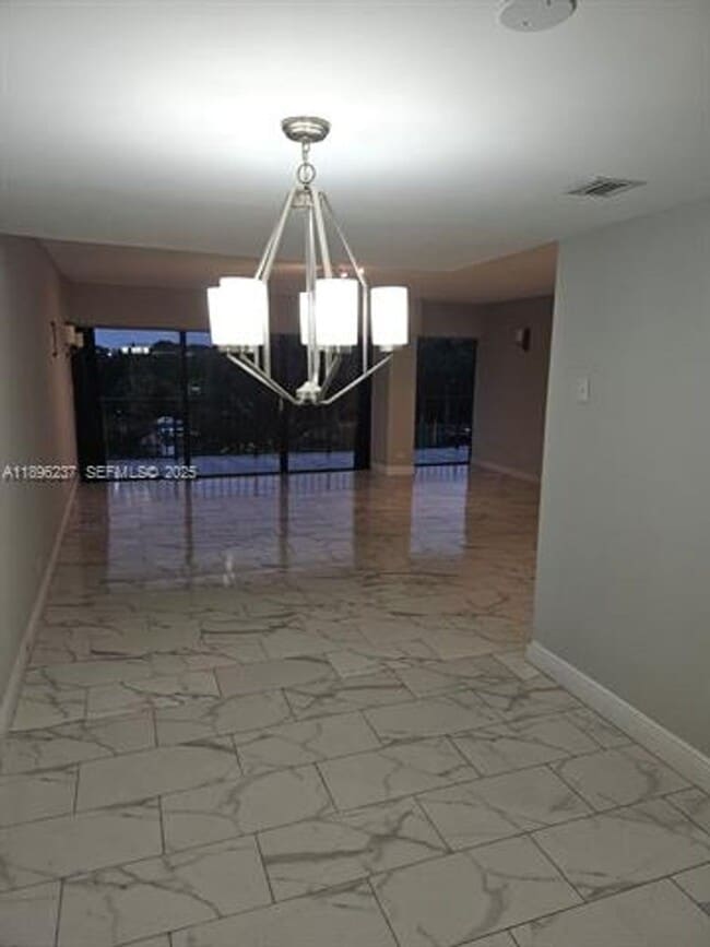 Building Photo - 1800 NE 114th St