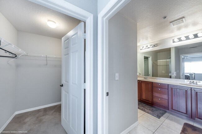 Building Photo - FURNISHED WATERFRONT CONDO IN PUNTA GORDA ISLES