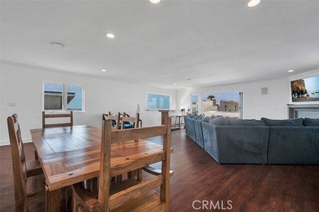 Building Photo - 225 33rd St