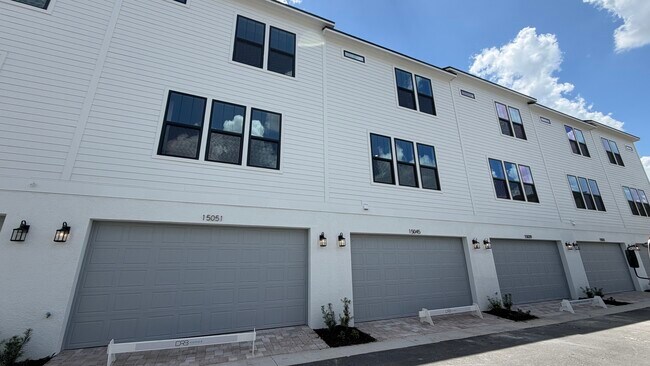 Building Photo - 15045 Groveside Rd