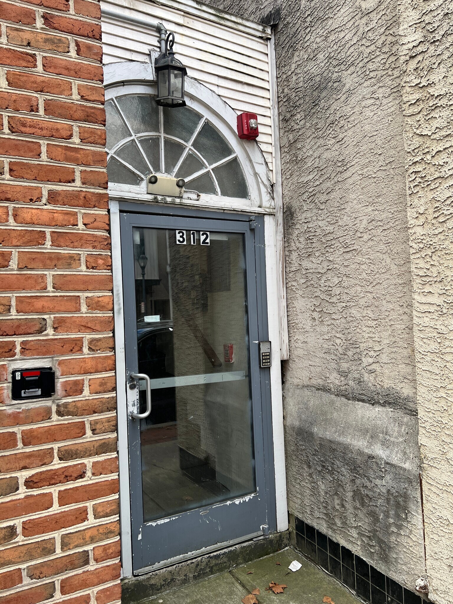 Building Photo - 310 W Main St