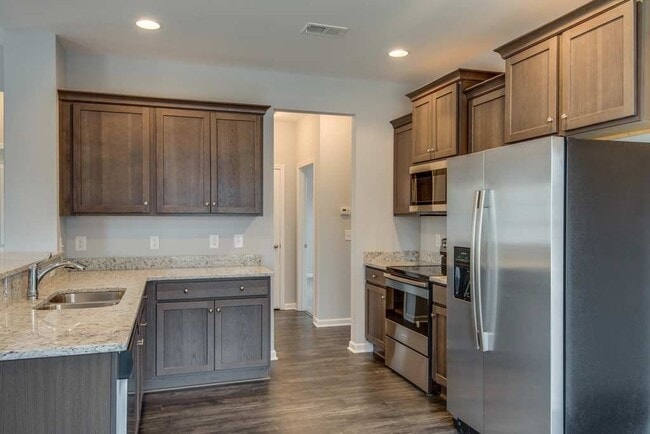 Building Photo - ***COMING SOON - 4 / 2 in Fairview Station...