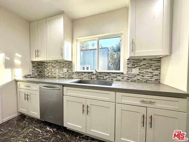 Building Photo - 1246 N Genesee Ave