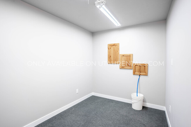 Building Photo - 6459 W Arranmore Dr