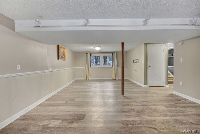Building Photo - 36 Altair Dr