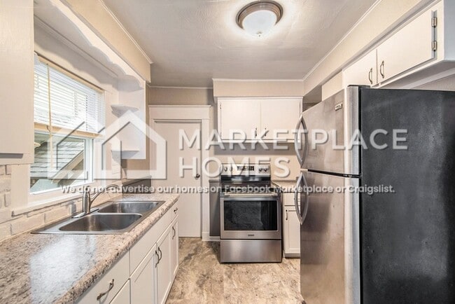 Building Photo - 1101 May St