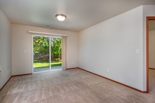 Building Photo - 2 Bed 2 Bath Home - 55+ Community Only