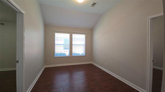Building Photo - 6800 Oak Falls Dr