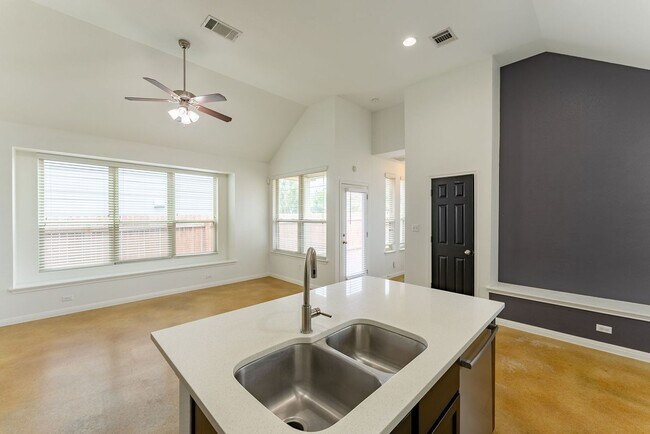 Building Photo - 4514 Senda Ln