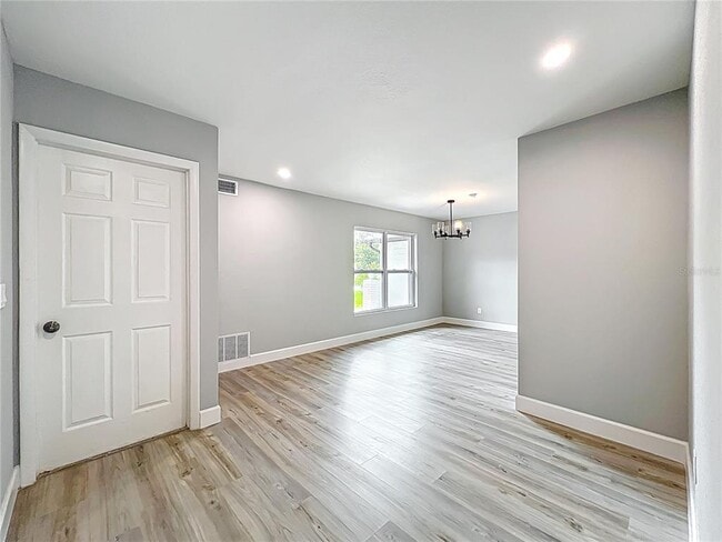 Building Photo - 8676 Hillside Dr