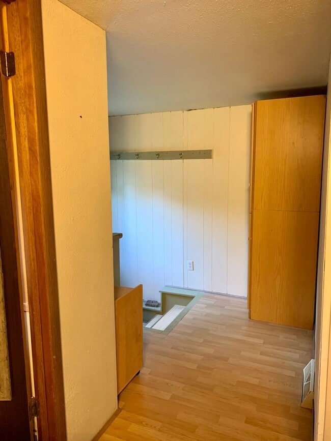 Building Photo - Click the “Apply Now” button or email wapmrentals@gmail.com for a prompt response.