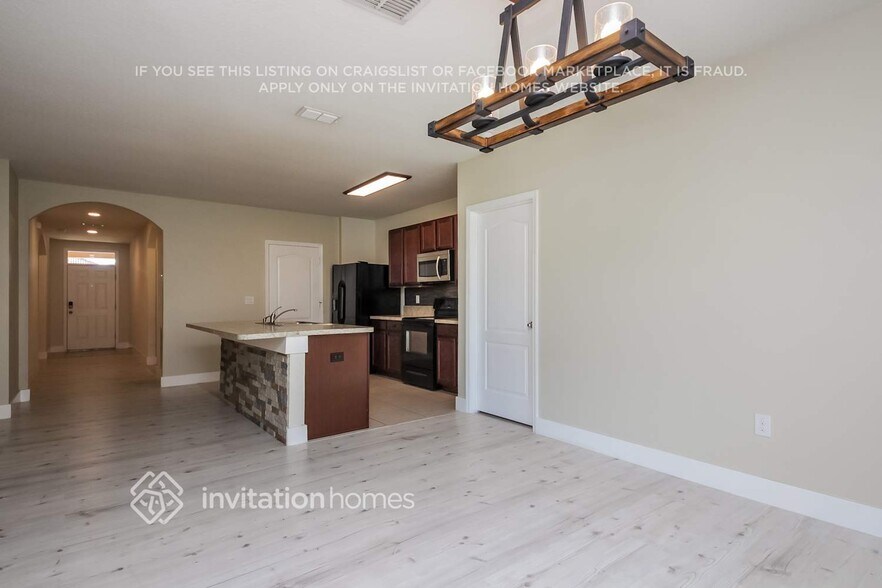 Building Photo - 3023 Sangria St