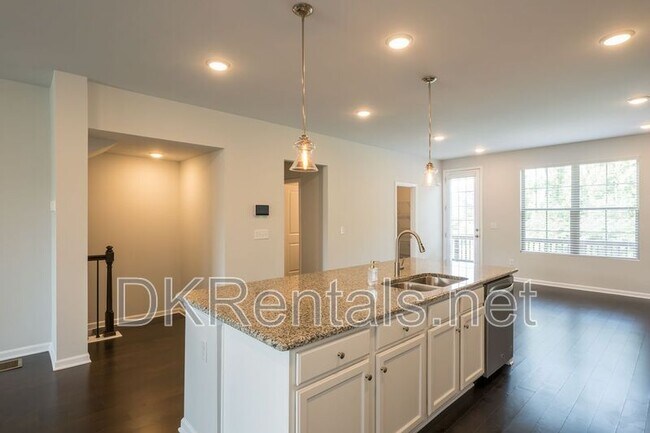 Building Photo - 2182 Talmai Dr