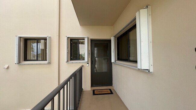 Building Photo - 6175 S Mirror Lake Dr