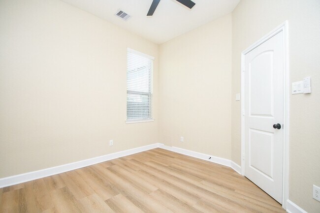 Building Photo - 23310 Isola St